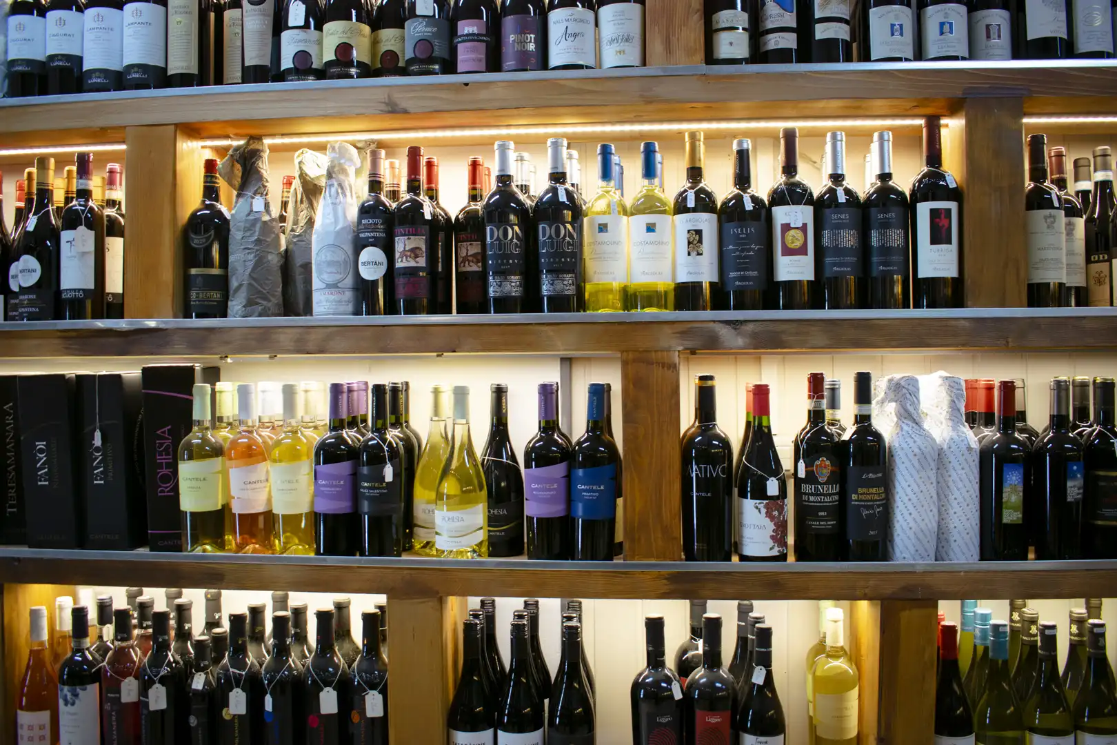 Tabaccheria Enoteca Ferrulli - Enoteca, Cigar Lounge & Tabacchi Gravina in Puglia — foto 5