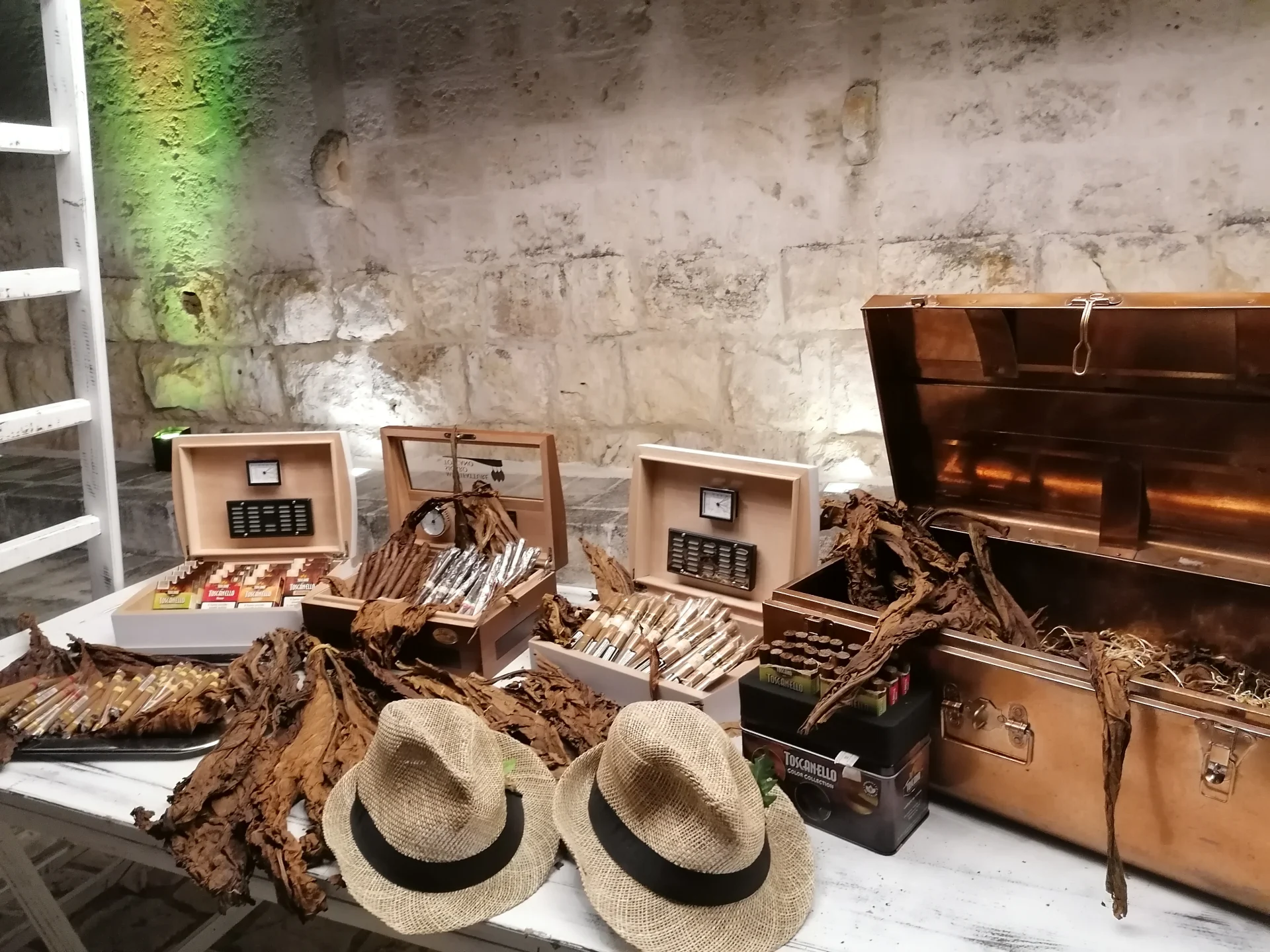 Tabaccheria Enoteca Ferrulli - Enoteca, Cigar Lounge & Tabacchi Gravina in Puglia — foto 6